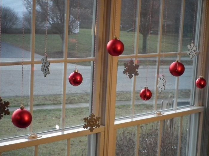 Christmas outside window decoration ideas